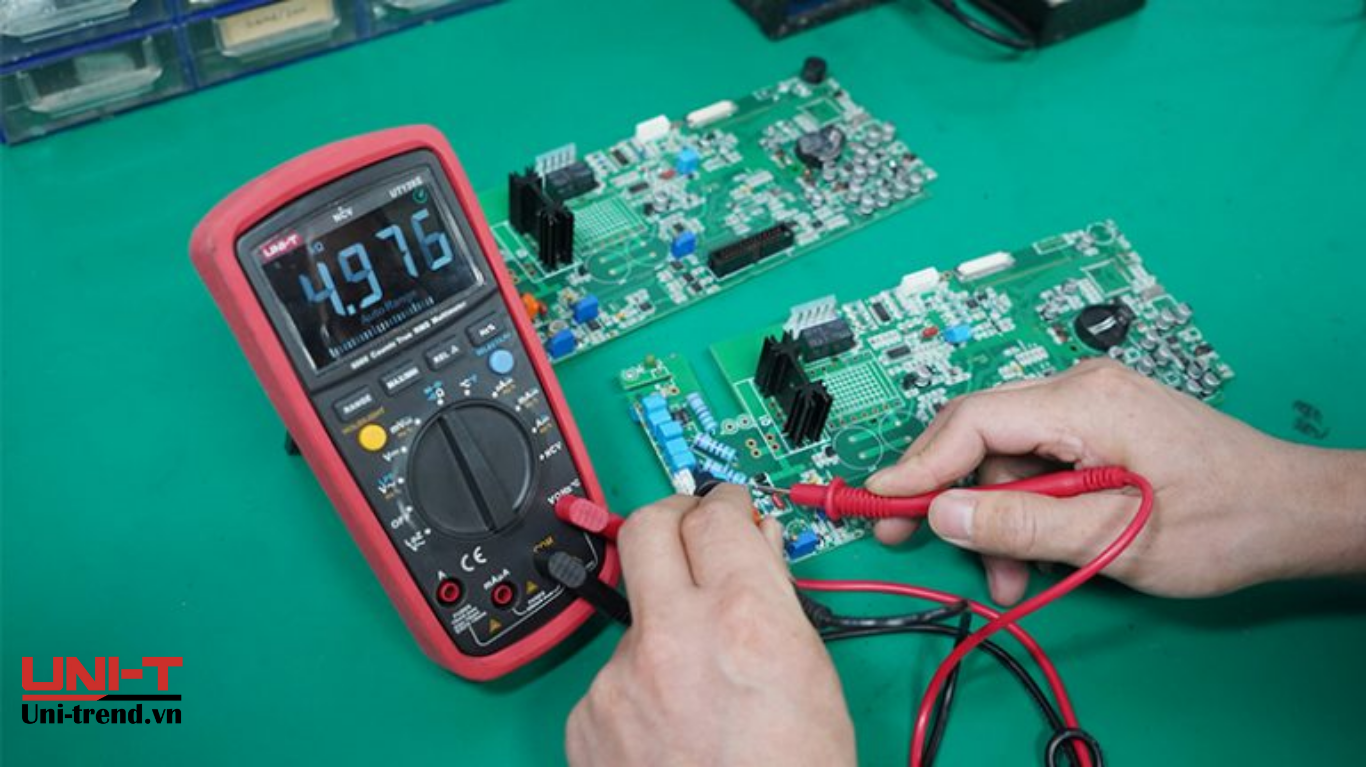 dong-ho-van-nang-uni-t-ut139s