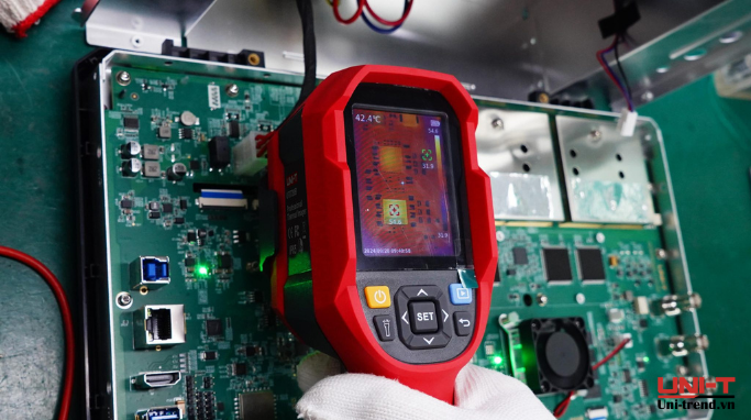 Camera nhiệt soi linh kiện điện tử